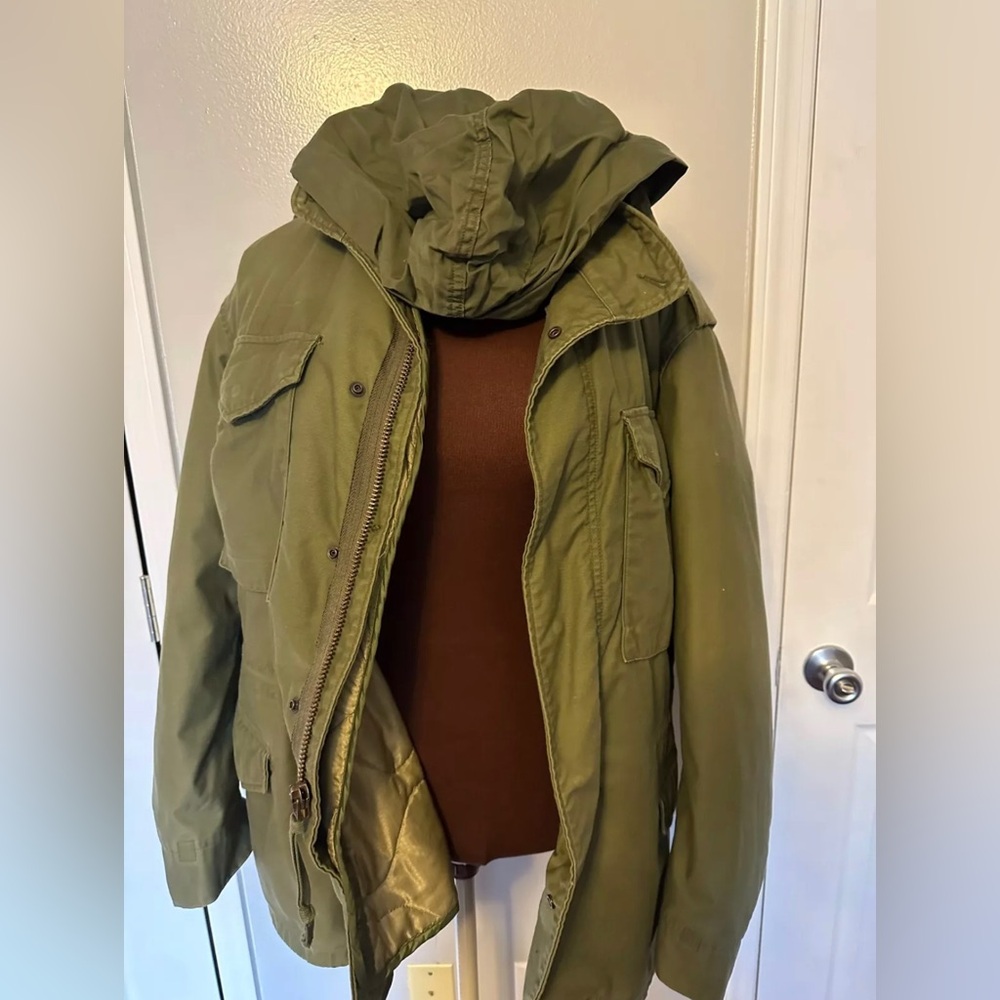 Vintage 1967 Authentic USAF Cold Weather Field Jacket with Button-in Liner M/L